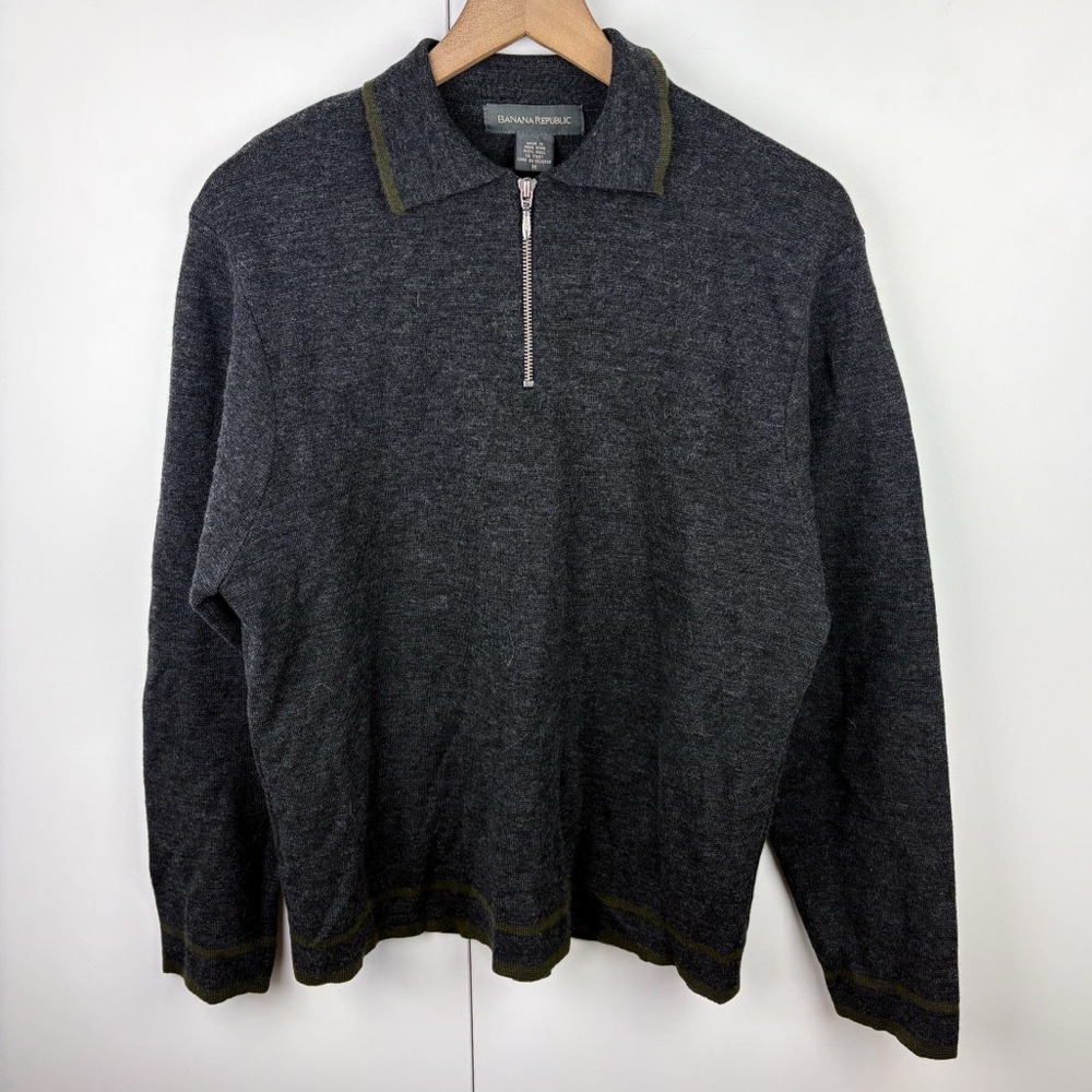 Banana Republic 100% Wool Vintage 1/4 Zip Sweater Charcoal Gray Green Trim Mens